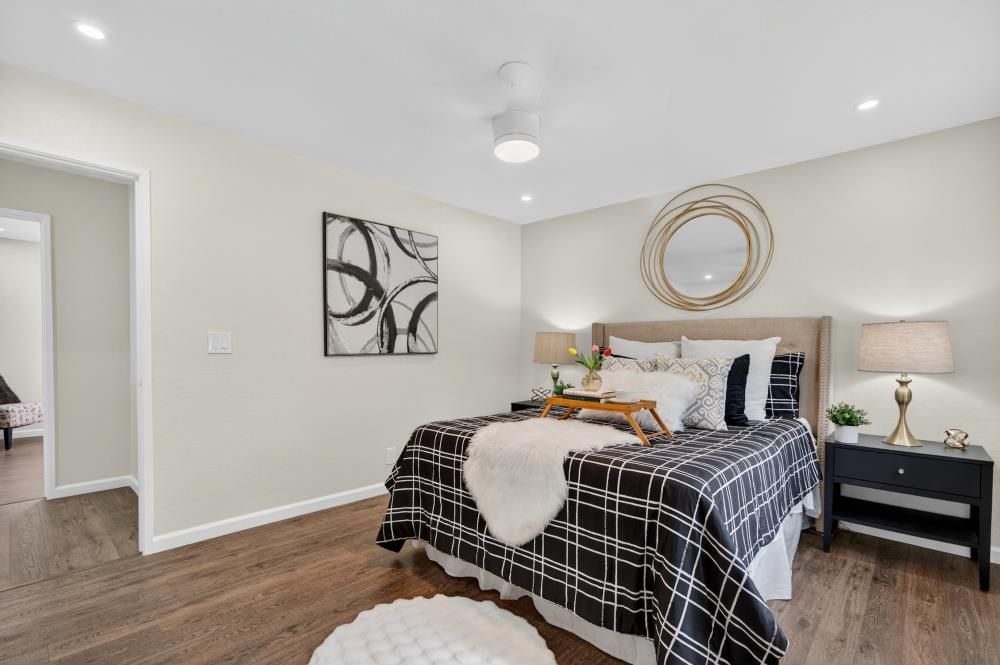 Bedroom, Interior, Recessed Lighting, Wood Texture Flooring