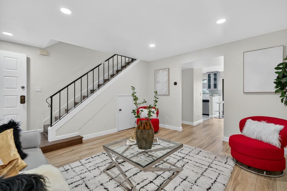 Interior, Kitchen, Living room, Recessed Lighting, Wood Texture Flooring