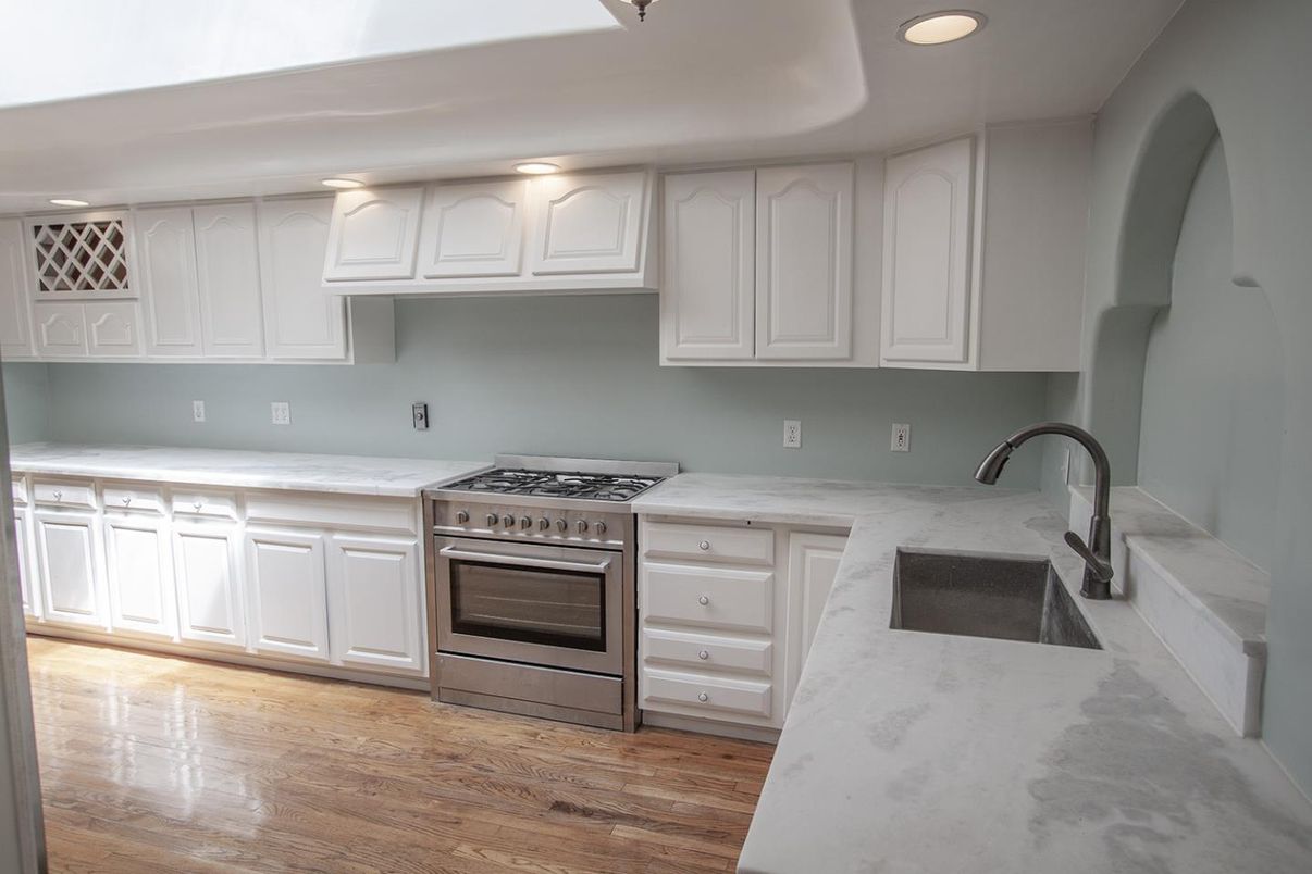 Interior, Kitchen, Recessed Lighting, Wood Texture Flooring
