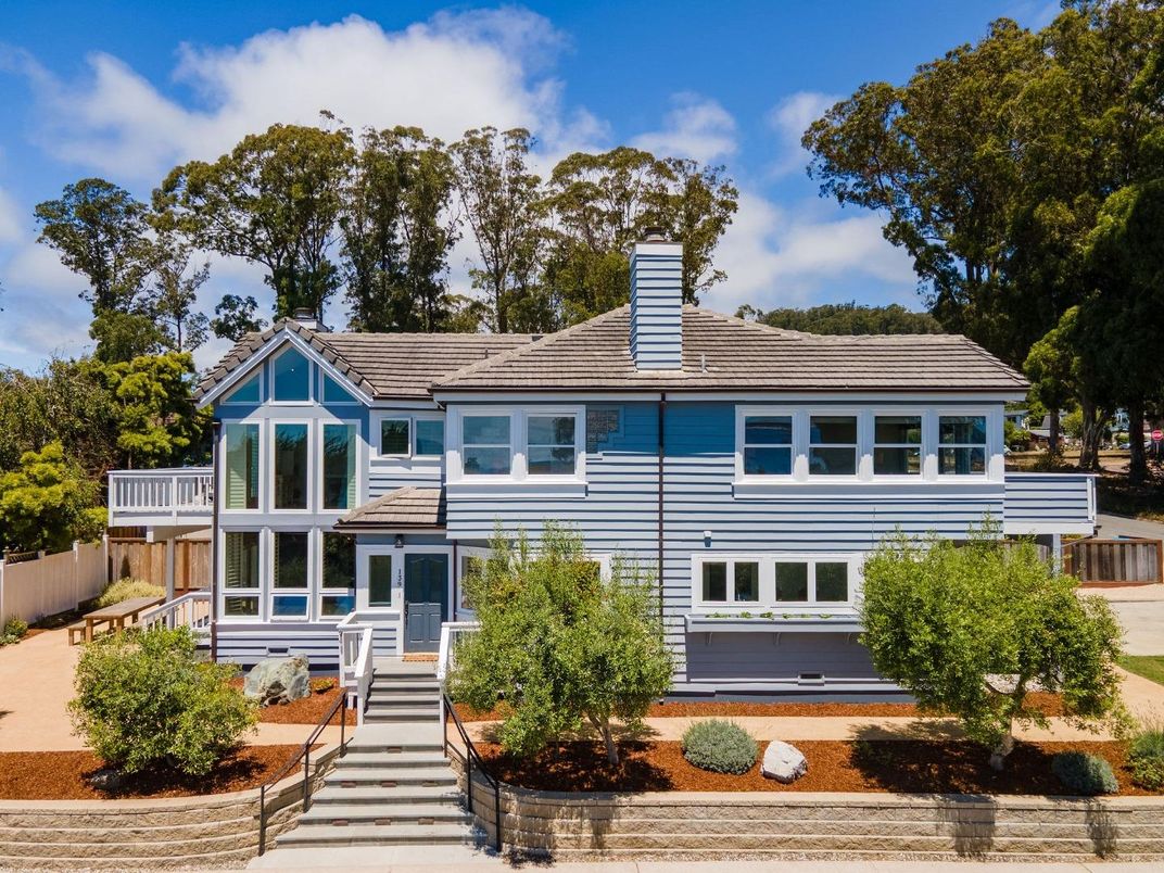 Exterior, Facade, Queen Anne Victorian