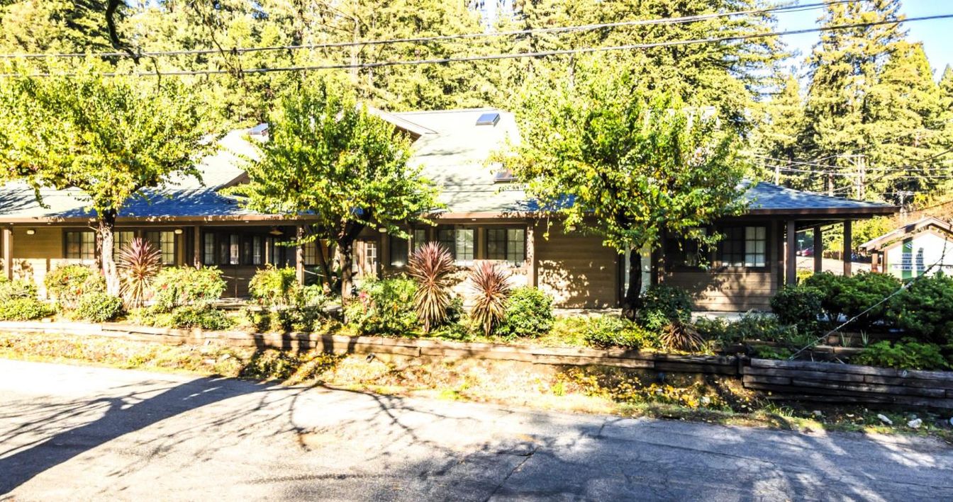 Exterior, Facade, Log Home