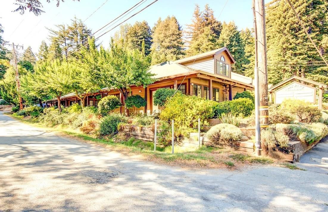 Exterior, Facade, None