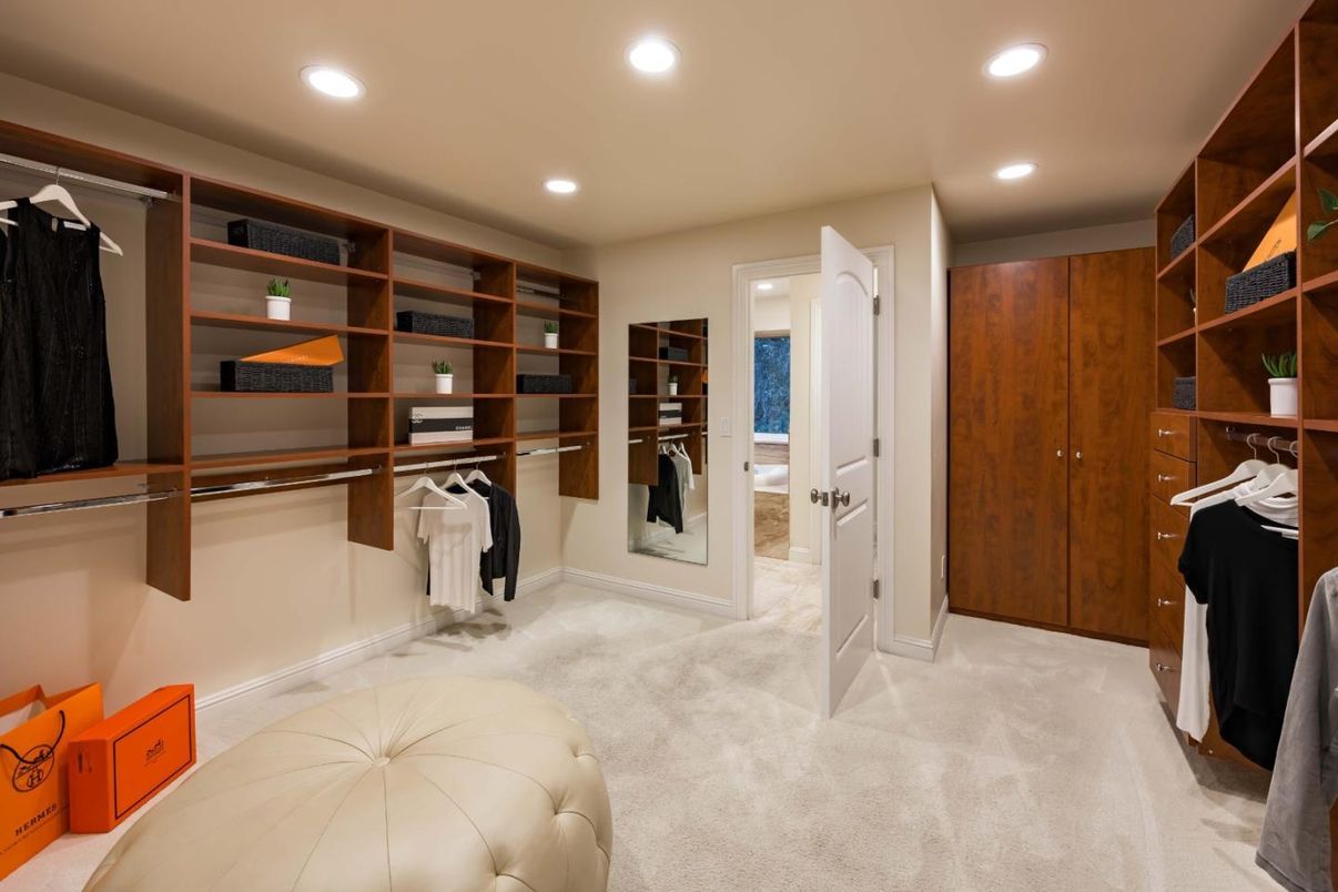 Interior, Recessed Lighting, Walk-in Closets