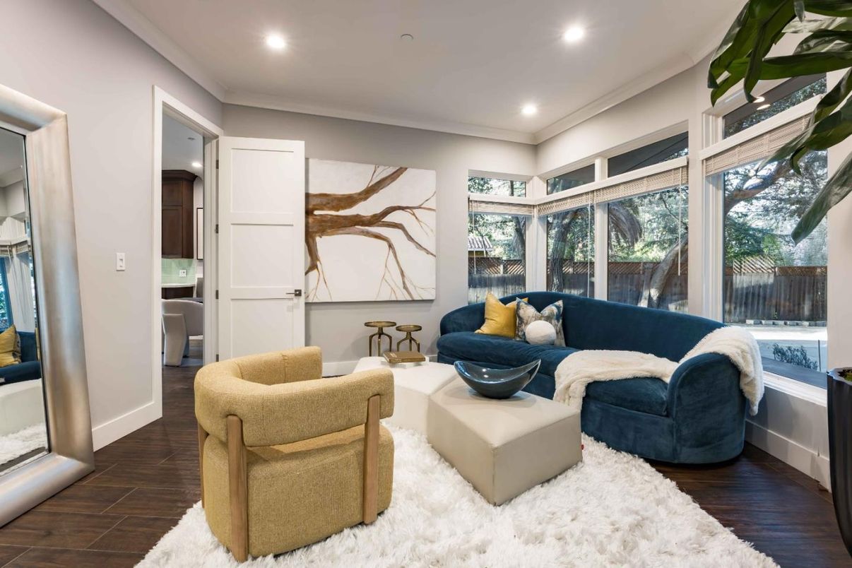 Interior, Living room, Recessed Lighting, Wood Texture Flooring