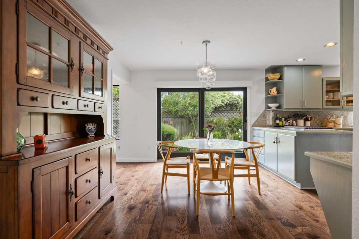 Dining room, Interior, Kitchen, Pendant Lights, Recessed Lighting, Wood Texture Flooring
