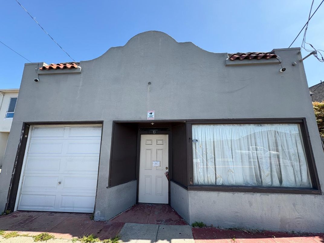 Attached, Exterior, Facade, Spanish Mediterranean