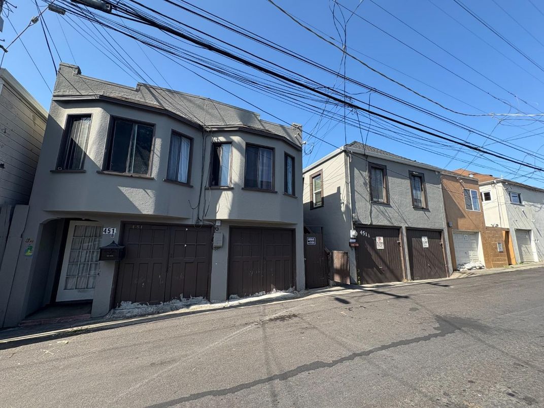 Attached, Exterior, Facade, Rowhouse