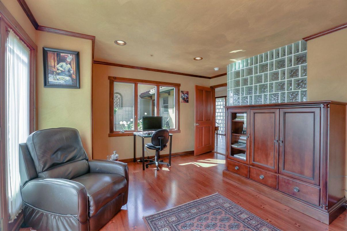 Home Office, Interior, Recessed Lighting, Wood Texture Flooring