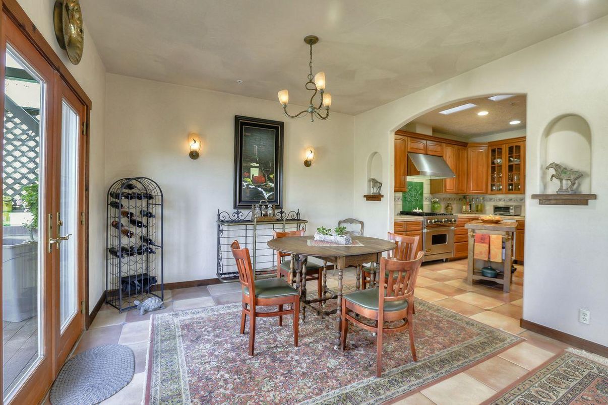 Chandelier, Dining room, Interior, Kitchen, Pendant Lights, Recessed Lighting, Stainless Steel Appliances