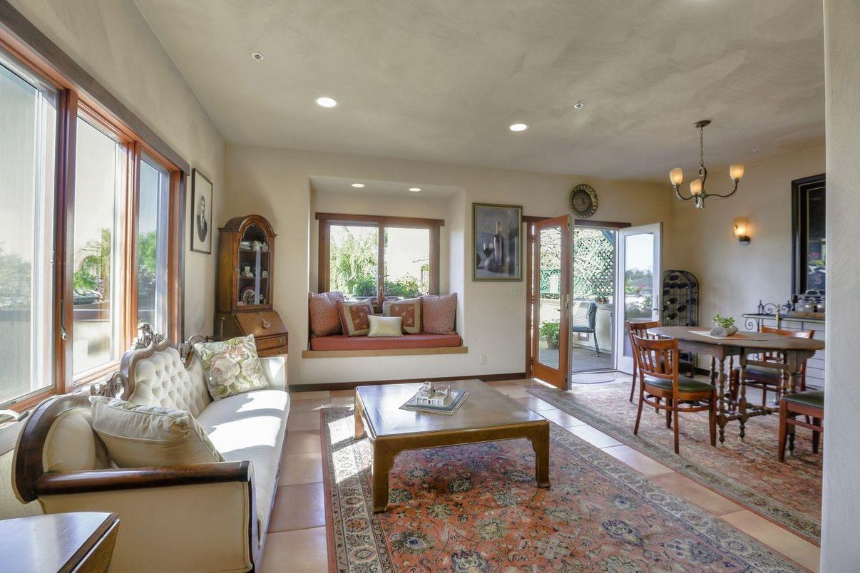 Chandelier, Dining room, Interior, Living room, Recessed Lighting