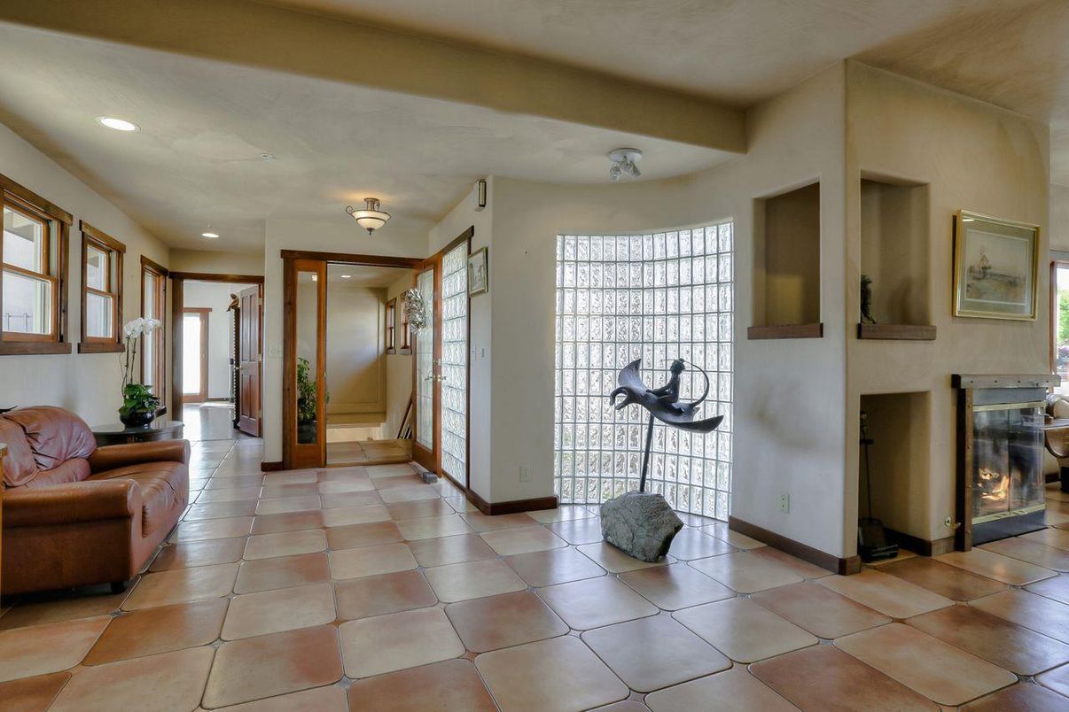 Fireplace, Interior, Recessed Lighting