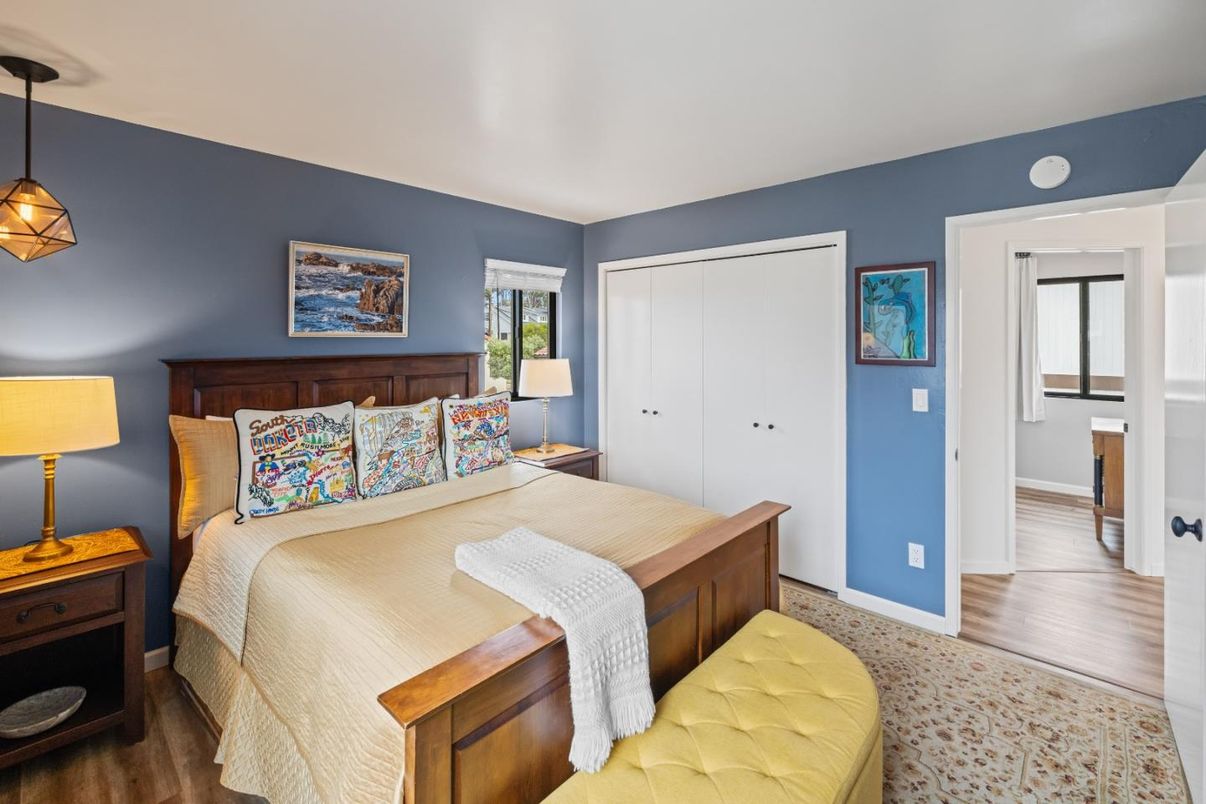 Bedroom, Interior, Pendant Lights, Wood Texture Flooring