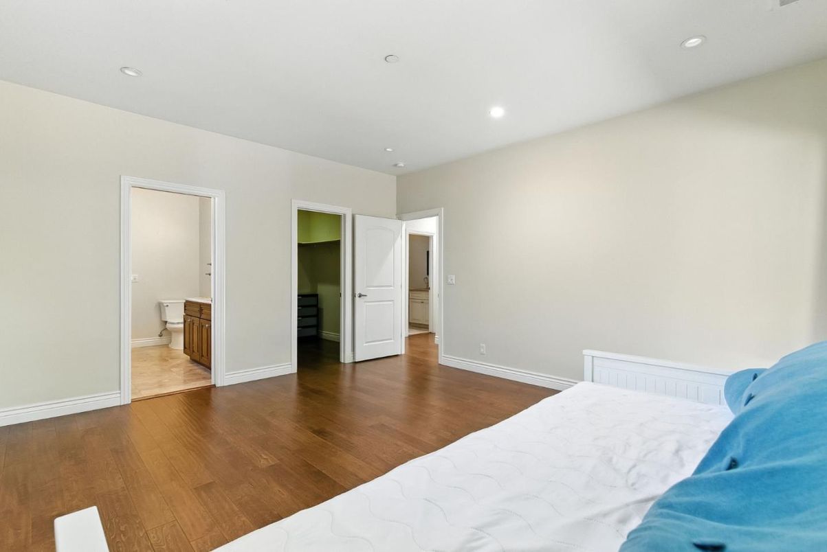 Bathroom, Bedroom, Interior, Recessed Lighting, Wood Texture Flooring