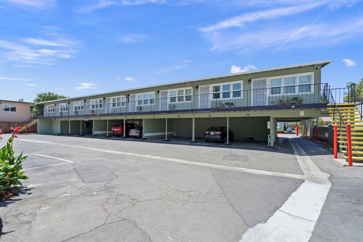 Exterior, Facade, Condo Building