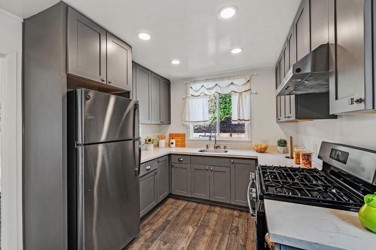 Interior, Kitchen, Recessed Lighting, Wood Texture Flooring