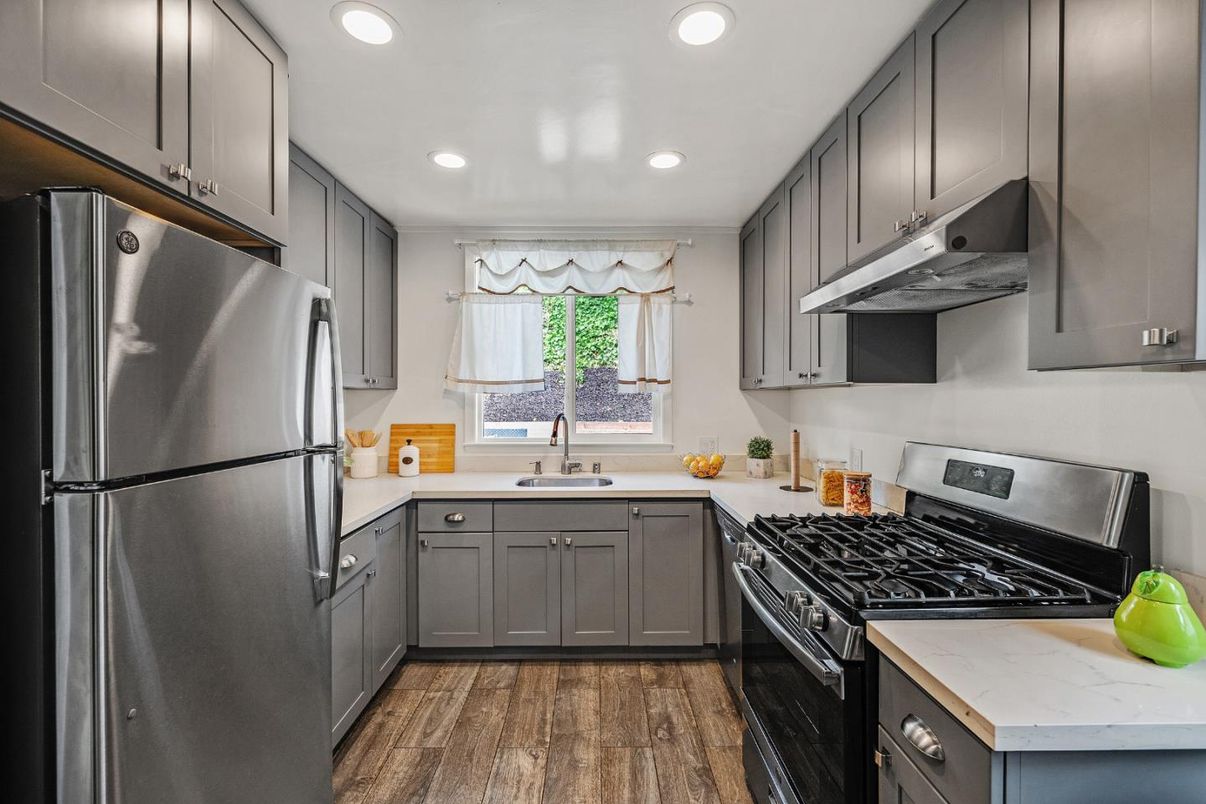 Interior, Kitchen, Recessed Lighting, Wood Texture Flooring