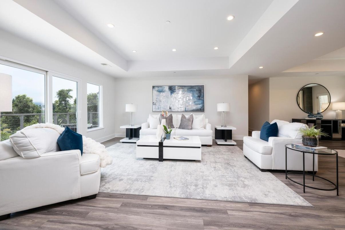 Interior, Living room, Recessed Lighting, Wood Texture Flooring
