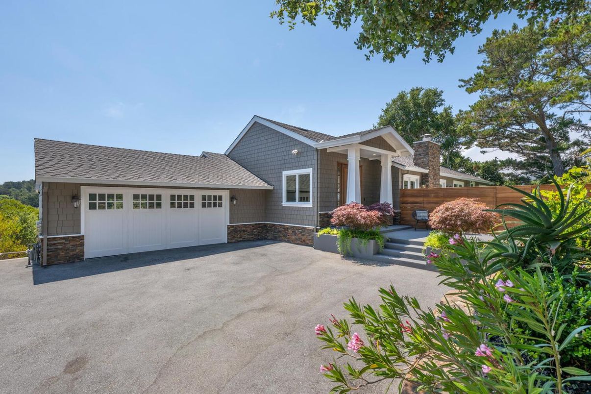 Attached, Exterior, Facade, Ranch