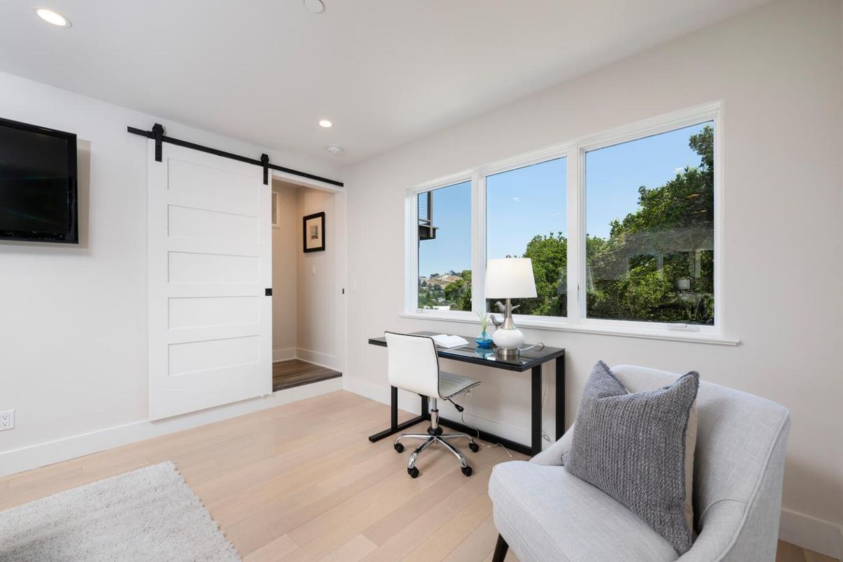 Home Office, Interior, Recessed Lighting, Wood Texture Flooring