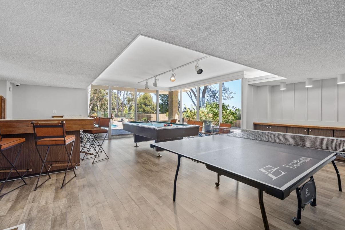 Billiard Table, Game Room, Interior, Wood Texture Flooring