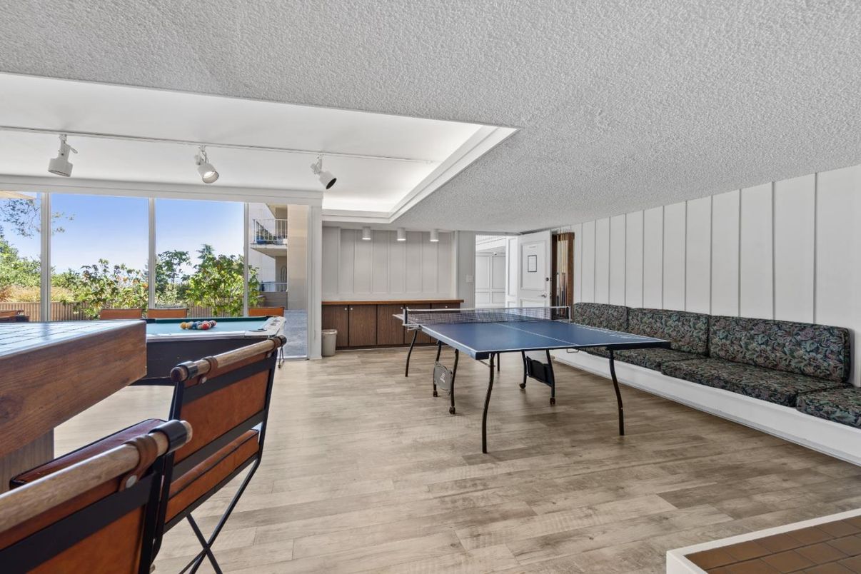 Billiard Table, Game Room, Interior, Wood Texture Flooring