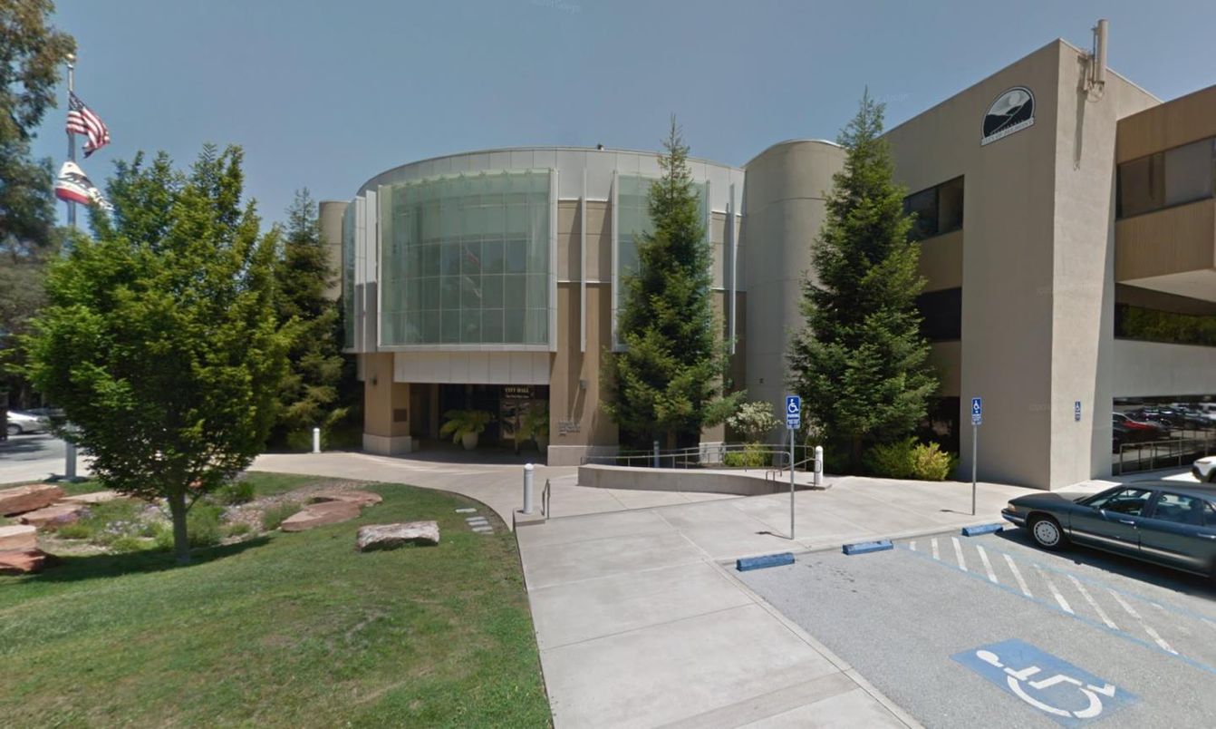 Exterior, Facade, Modern