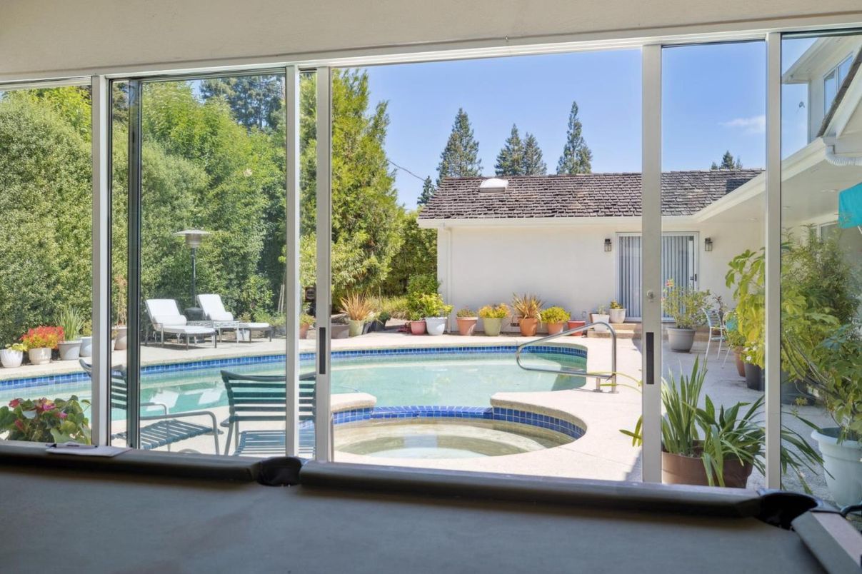 Interior, Pool, Sun Room