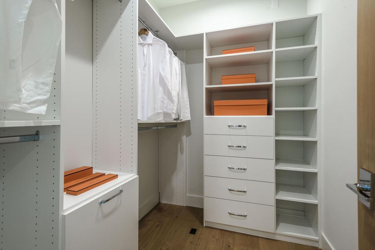 Interior, Walk-in Closets, Wood Texture Flooring