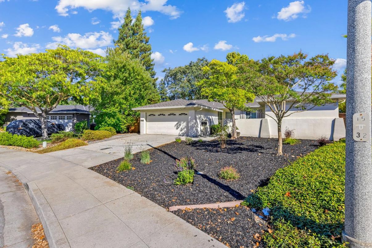 Backyard, Detached Garage, Exterior