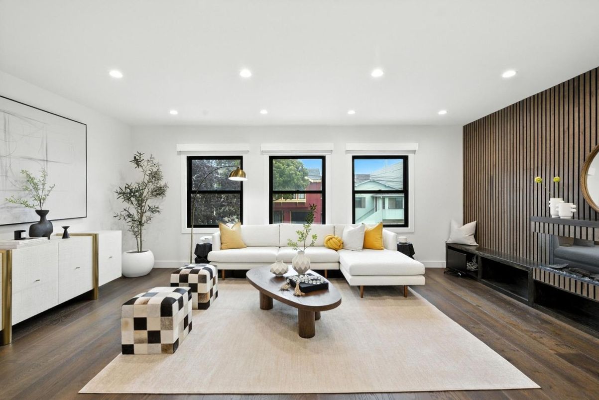 Interior, Living room, Recessed Lighting, Wood Texture Flooring