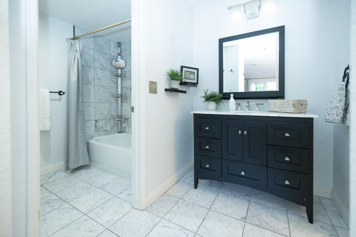 Bathroom, Interior, Marble, Marble Walls