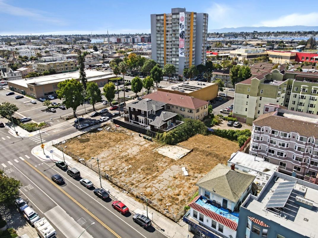 Exterior, Drone