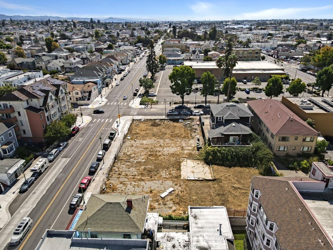 Exterior, Drone
