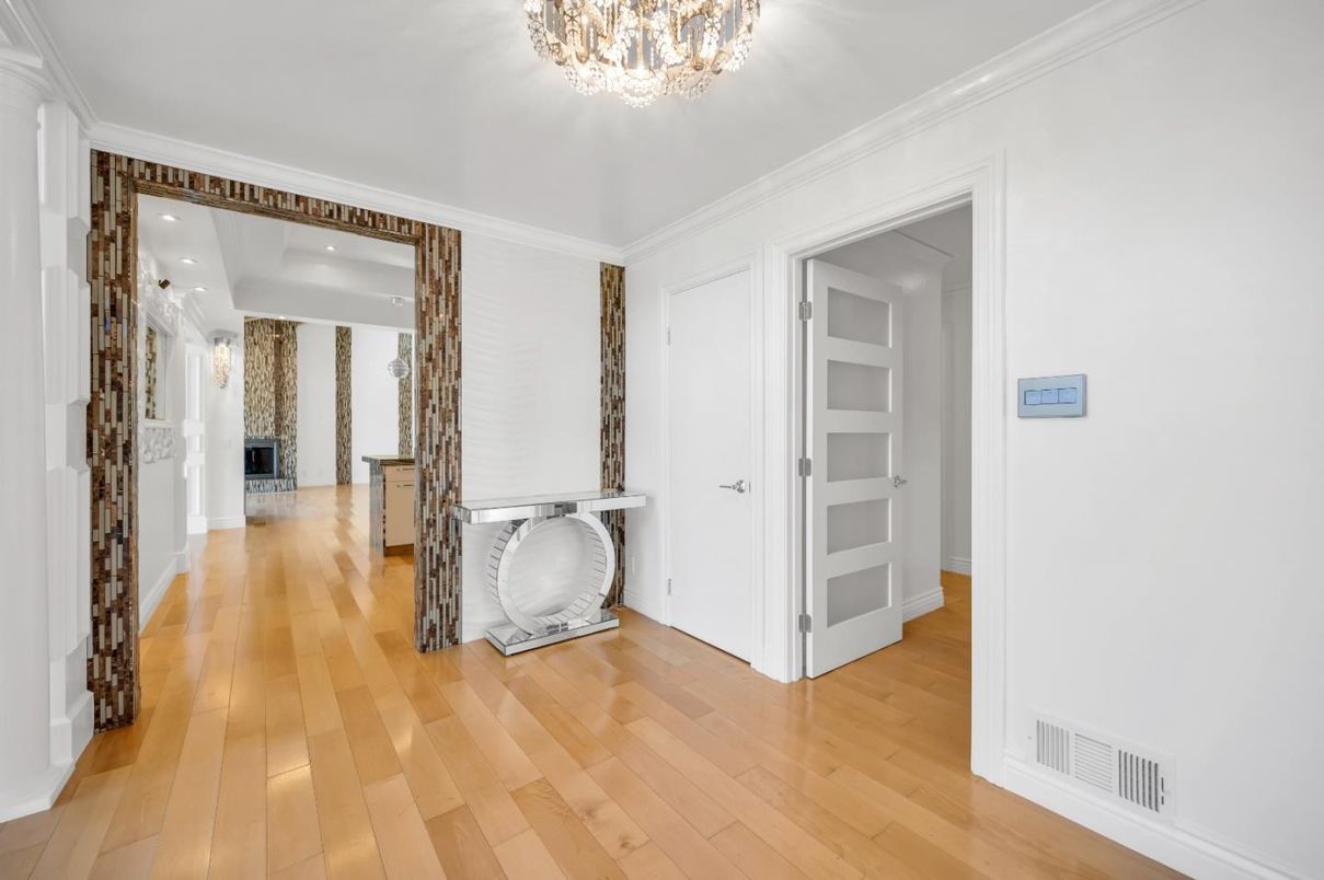 Chandelier, Empty room, Interior, Recessed Lighting, Wood Texture Flooring
