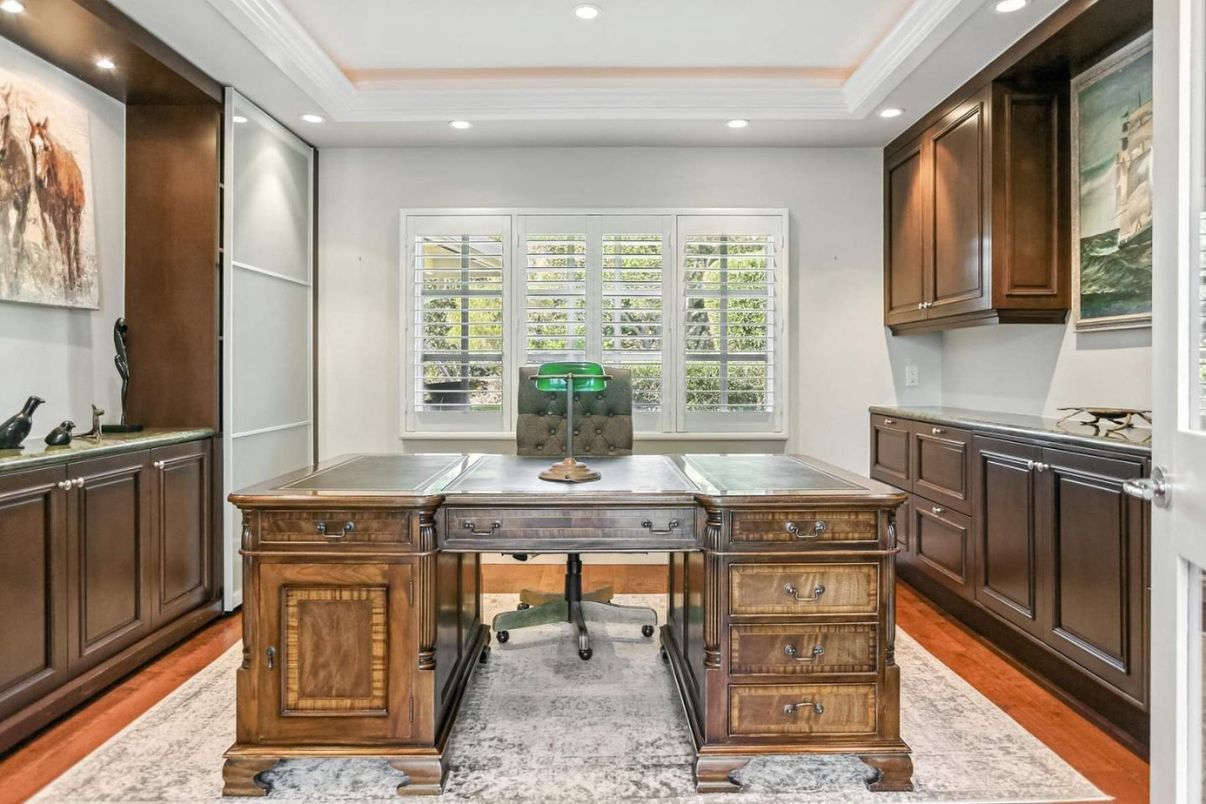 Home Office, Interior, Recessed Lighting, Wood Texture Flooring