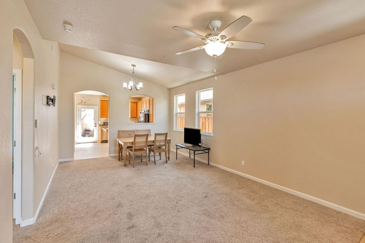 Chandelier, Dining room, Interior