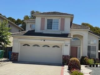 Attached, Exterior, Facade, Mediterranean