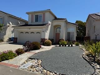 Attached, Exterior, Facade, Mediterranean