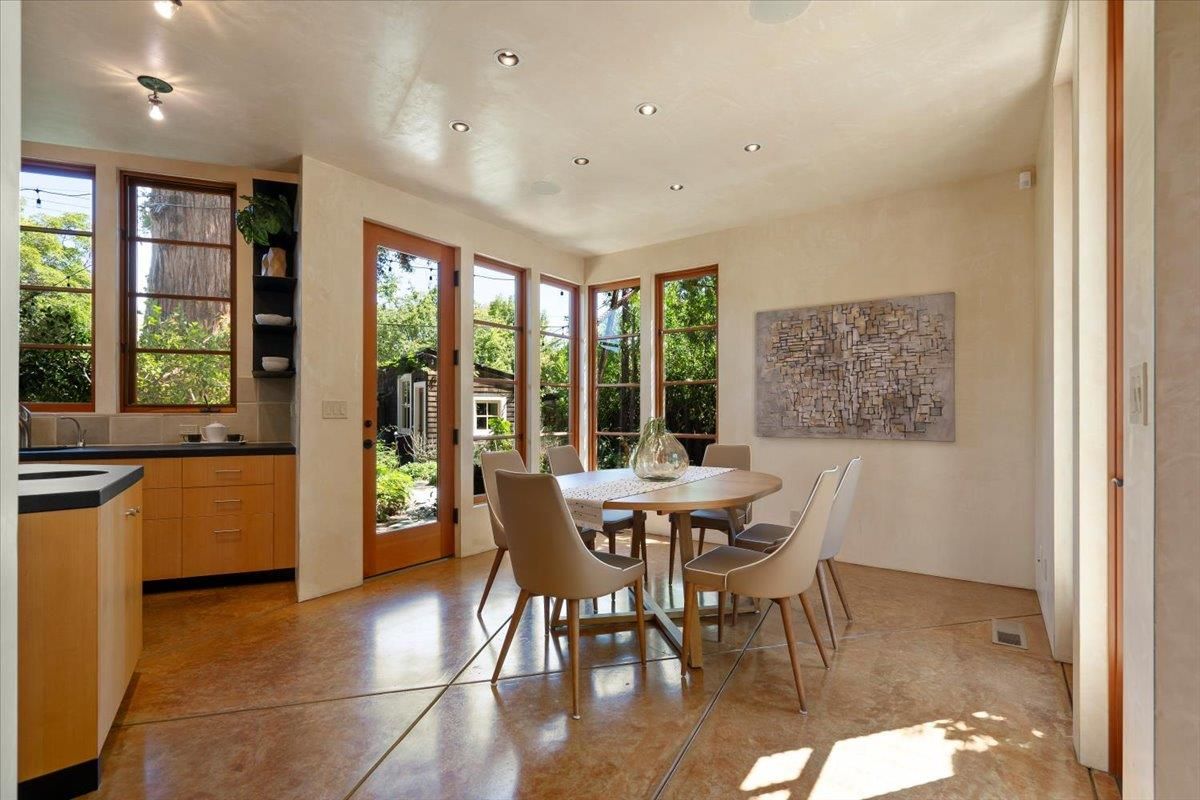 Dining room, Interior, Recessed Lighting