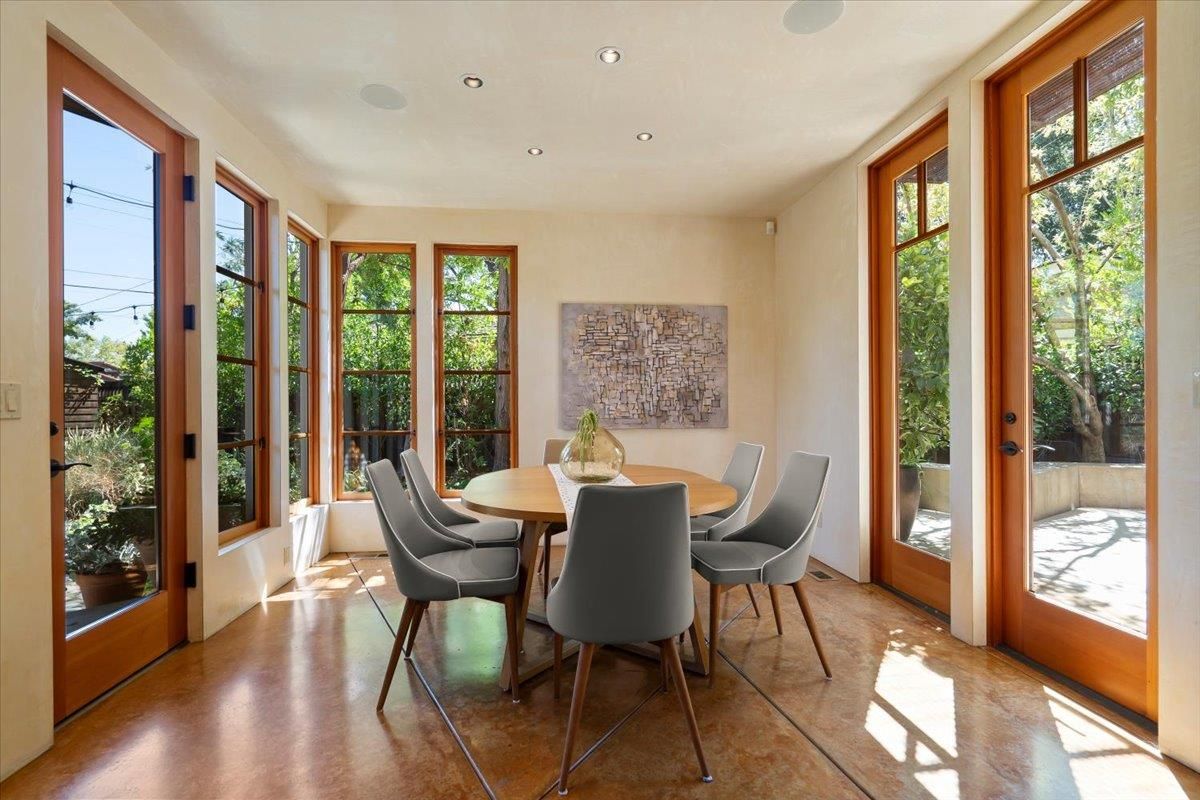 Dining room, Interior, Recessed Lighting
