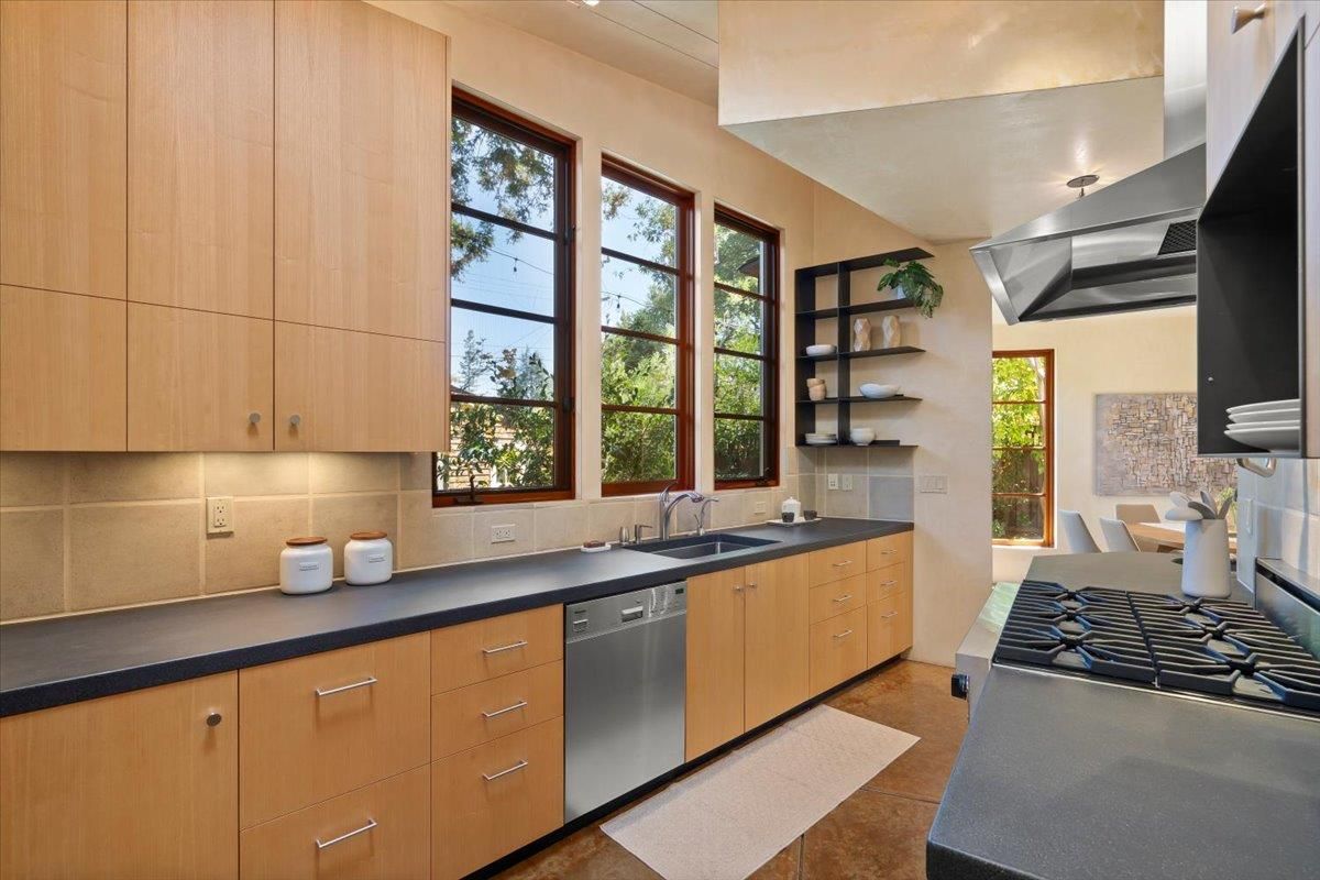 Dining room, Interior, Kitchen, Stainless Steel Appliances