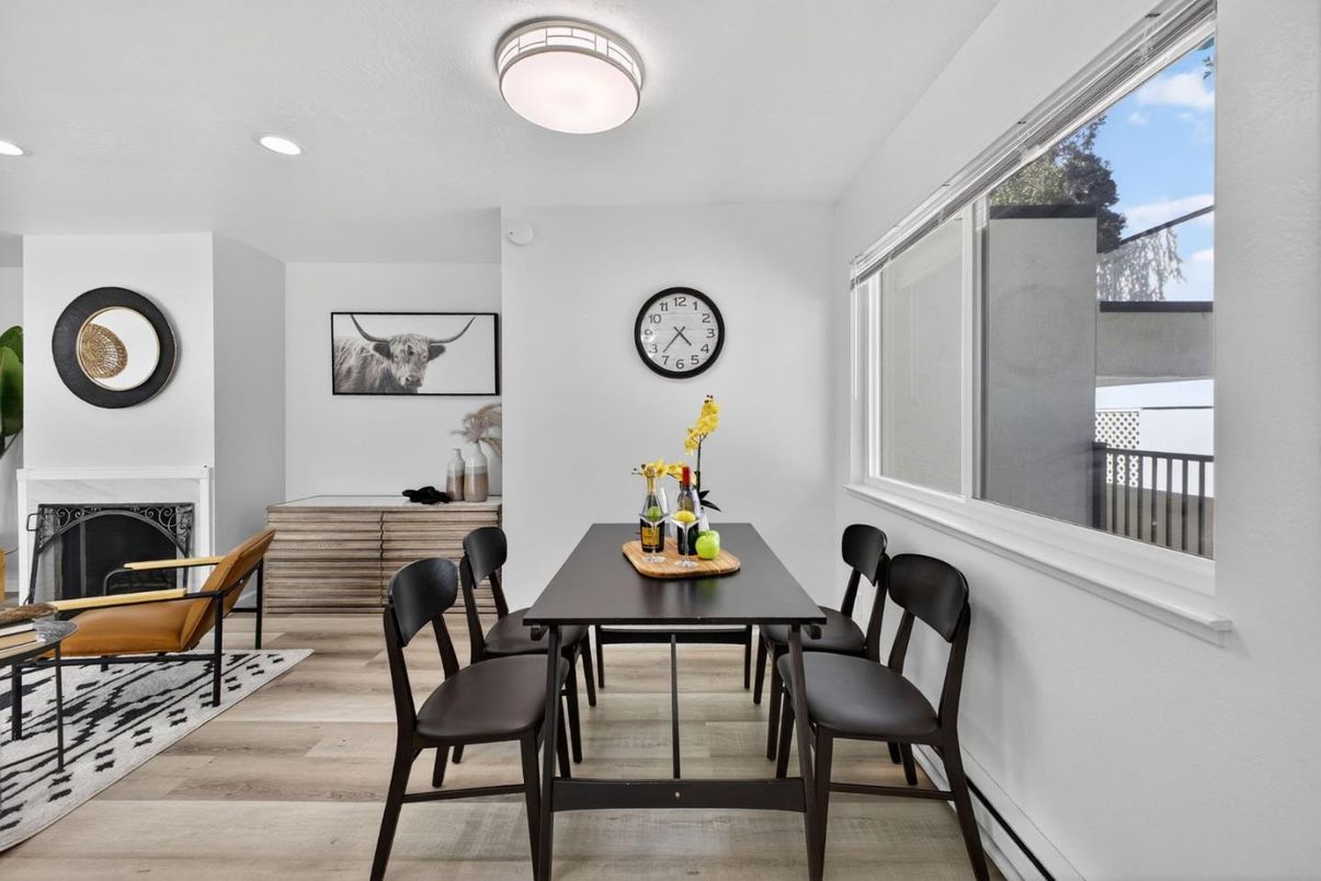 Dining room, Fireplace, Interior, Recessed Lighting, Wood Texture Flooring