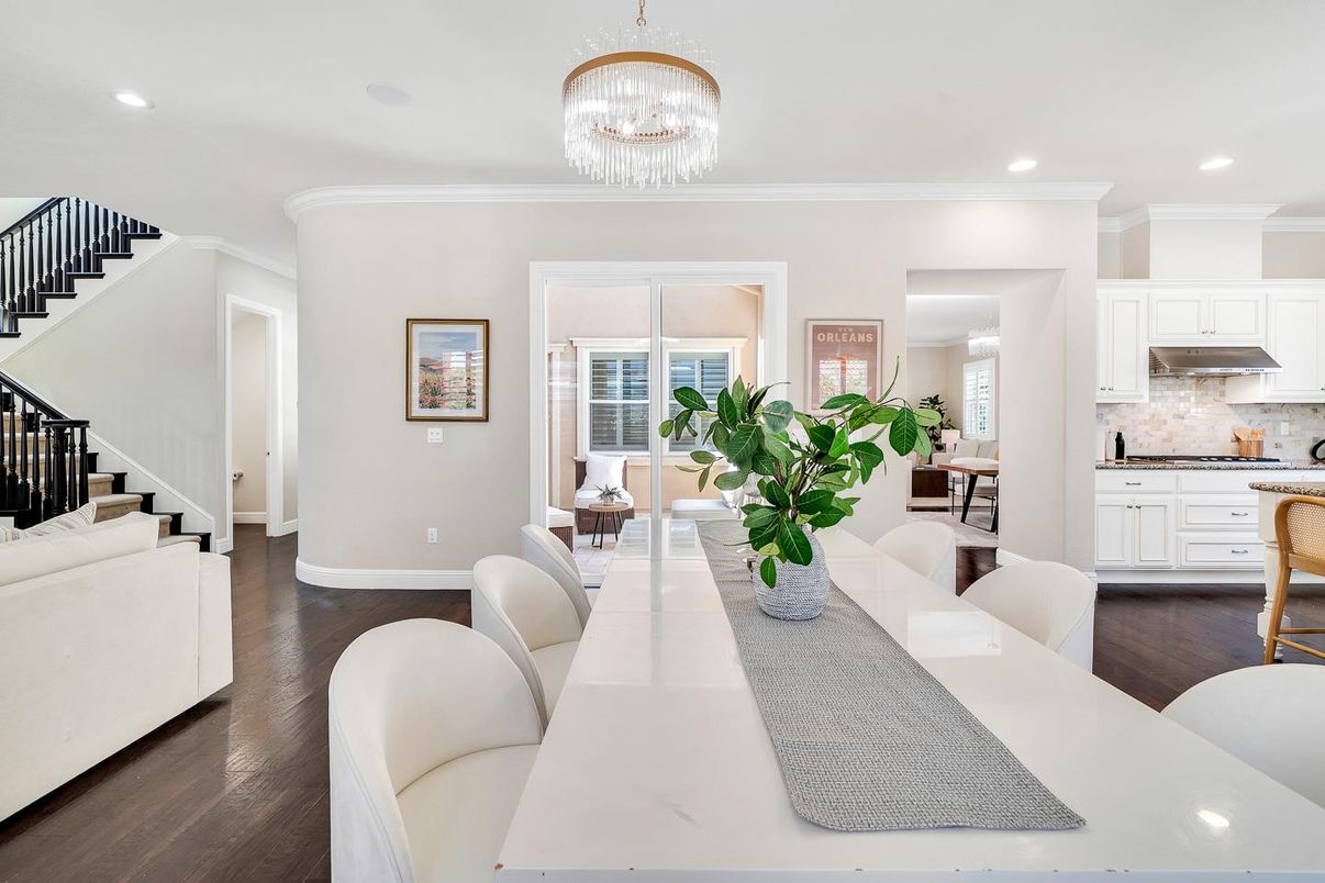 Chandelier, Dining room, Interior, Kitchen, Living room, Recessed Lighting, Wood Texture Flooring