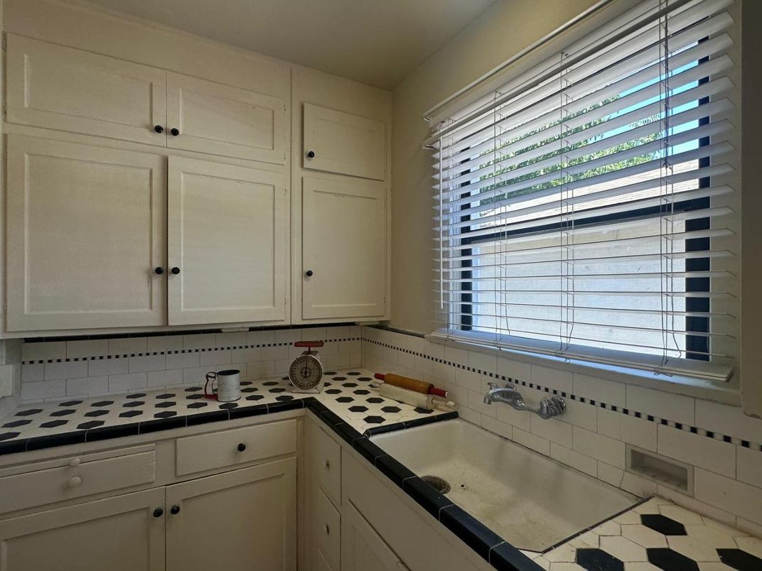 Interior, Kitchen, Tile Countertops