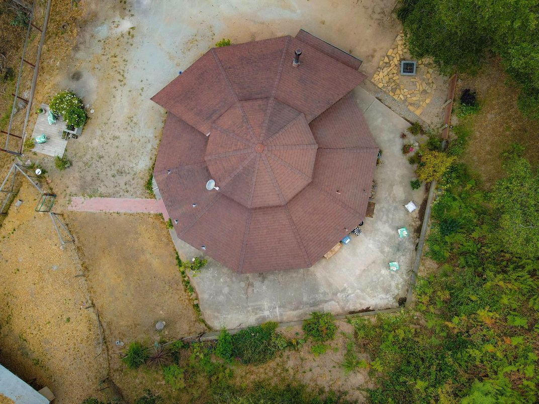 Exterior, Drone
