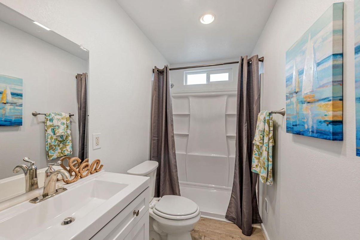 Bathroom, Interior, Recessed Lighting