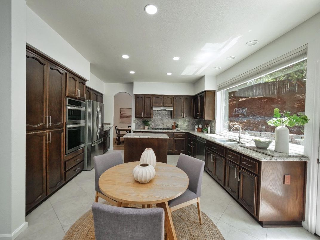 Dining room, Interior, Kitchen, Recessed Lighting, Stainless Steel Appliances