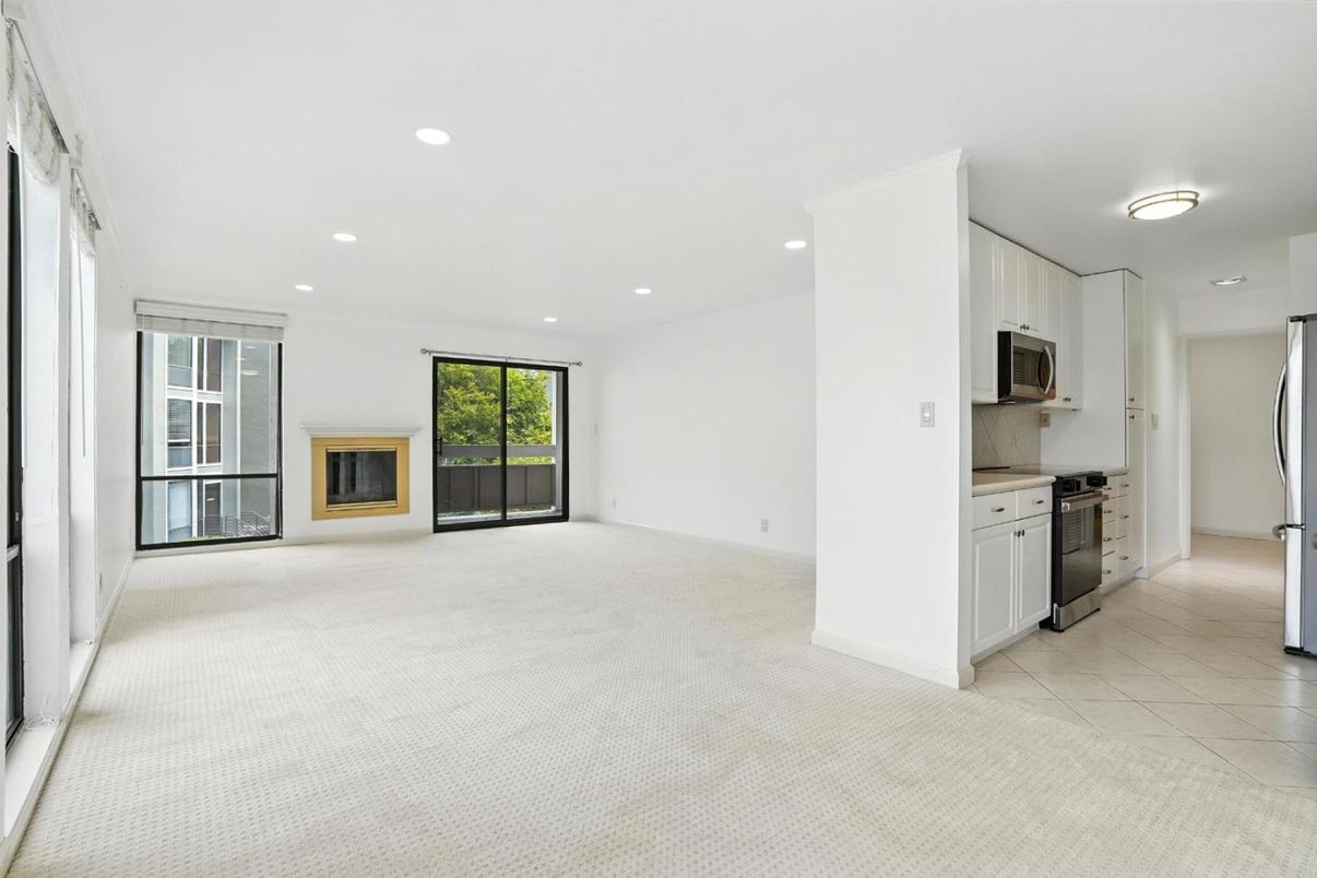 Empty room, Fireplace, Interior, Kitchen, Recessed Lighting