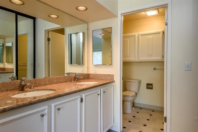Bathroom, Dual Sink Vanities, Interior, Recessed Lighting