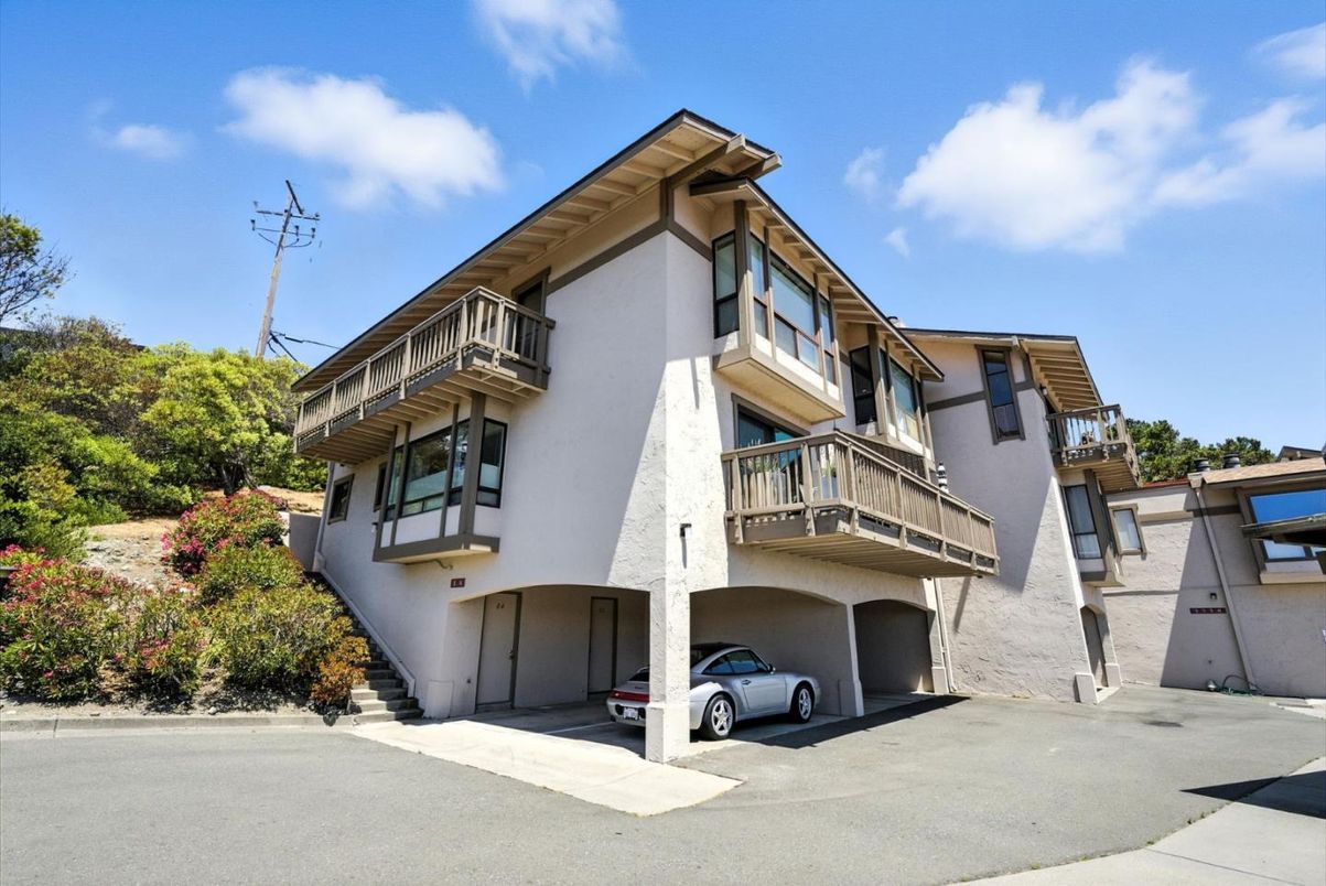 Attached, Exterior, Facade, Modern
